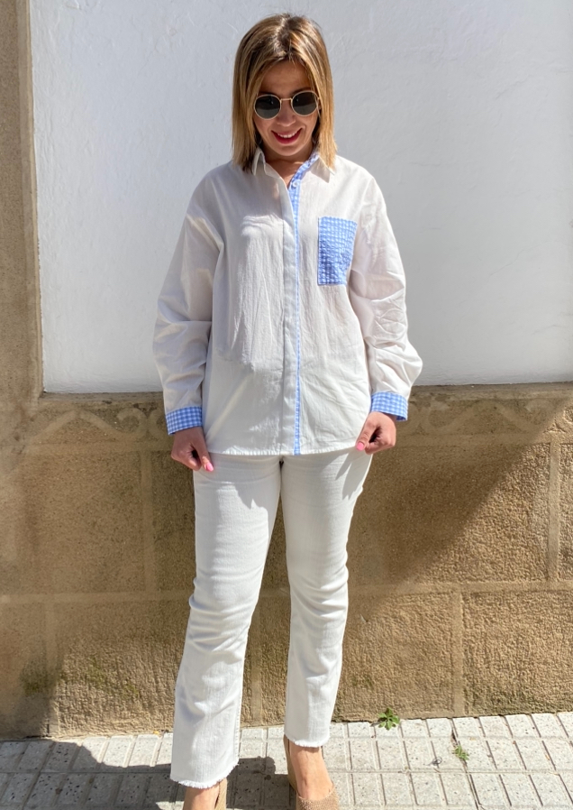 Camisa blanca con detalles en cuadros vichy