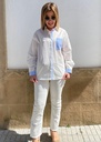 Camisa blanca con detalles en cuadros vichy