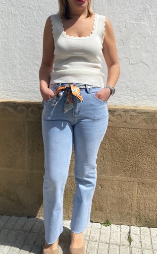 Pantalón denim con pañuelo